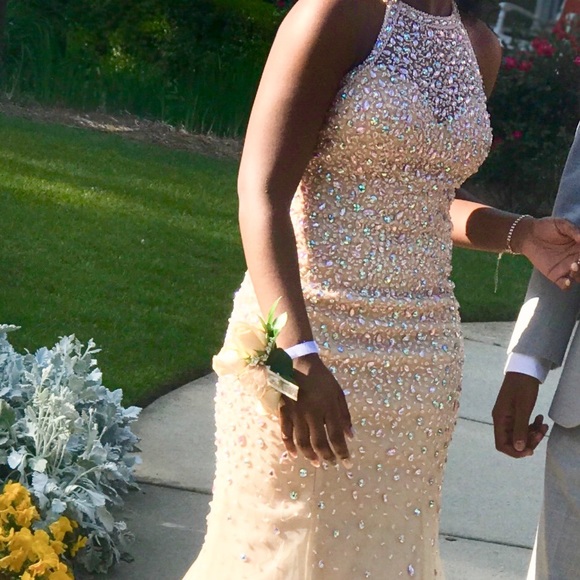 I’m selling a prom dress❤️ - Picture 4 of 4
